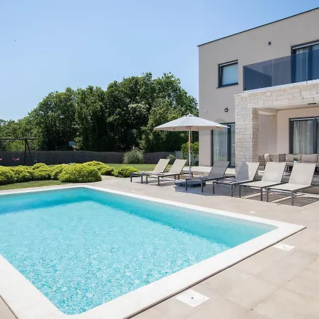Lobe Villa *